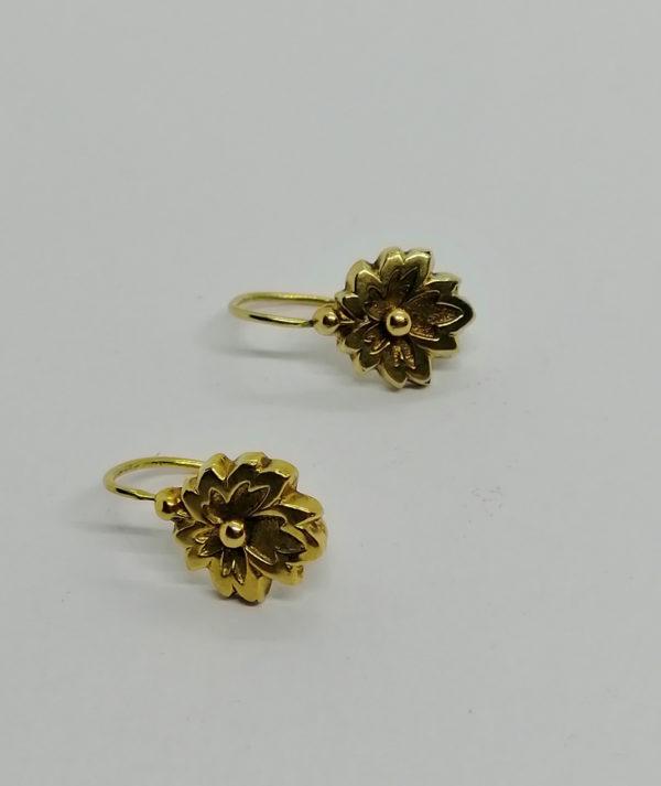 Boucles d'oreilles en or, petite feuille de vigne, 1900.