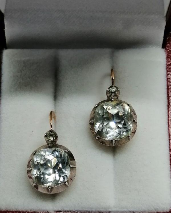 Boucles d'oreilles or rosé, sertie clos de cristal taillé de forme coussin,1860-80. – Image 4