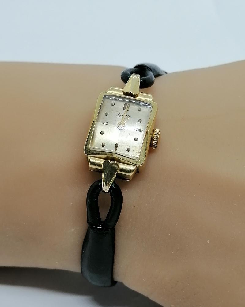 Montre bracelet femme, boitier en or 14ct, mécanique, 1920-30