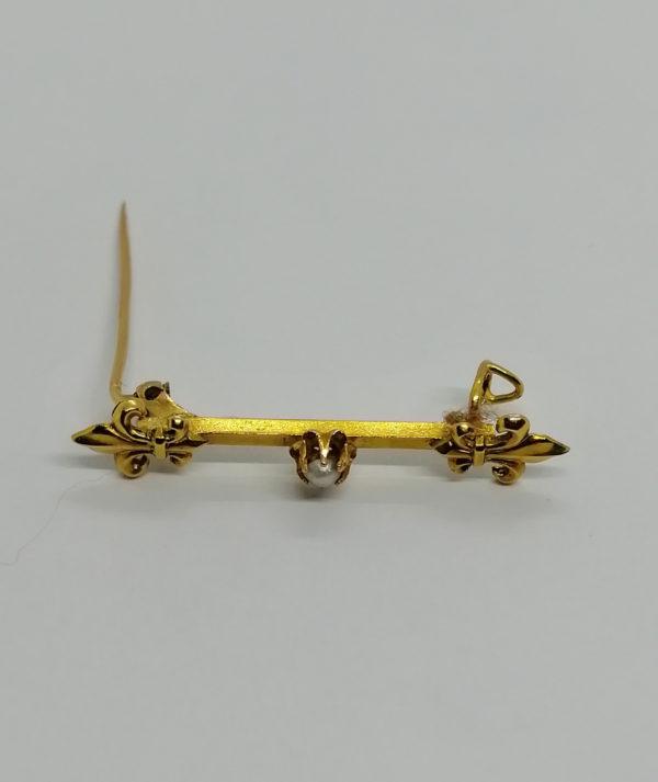 Broche en or, fleur de lys et petite perle fine, vers 1880. – Image 2
