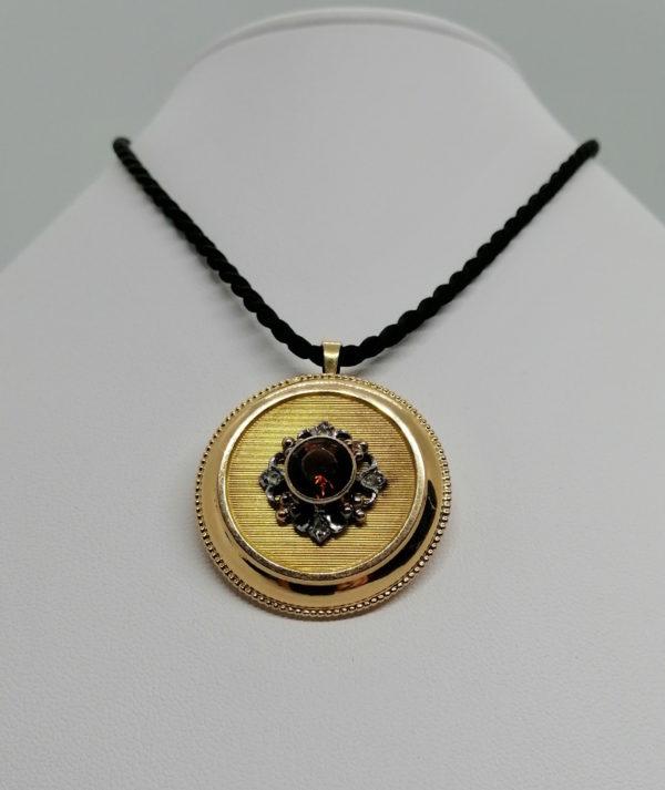 Broche/pendentif en or, ronde avec roses de diamants et citrine madère, 1925. – Image 2