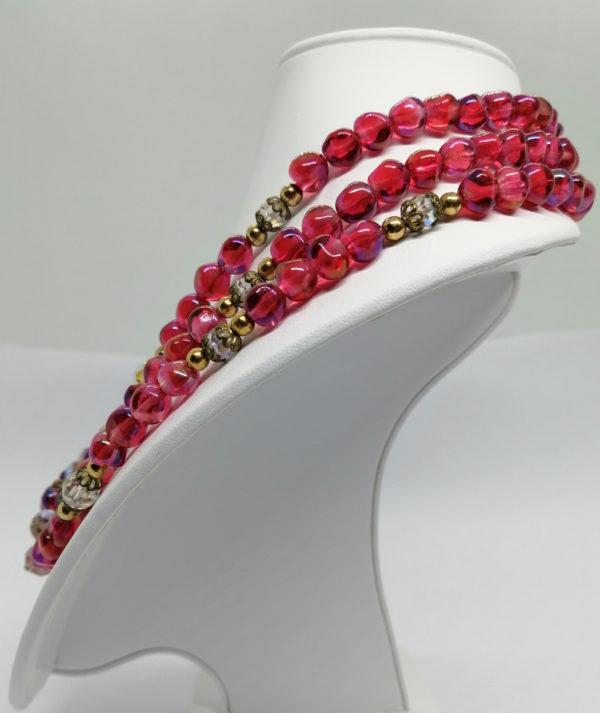Collier trois rangs de perle de verre rose et strass, avec médaillon, 1930-40. – Image 3