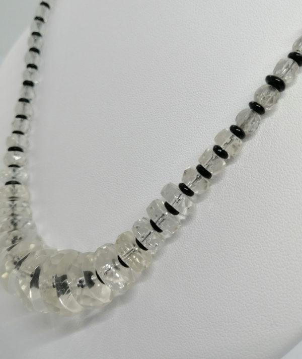 Collier en verre blanc transparent et noir, avec rondelles à facettes. – Image 3