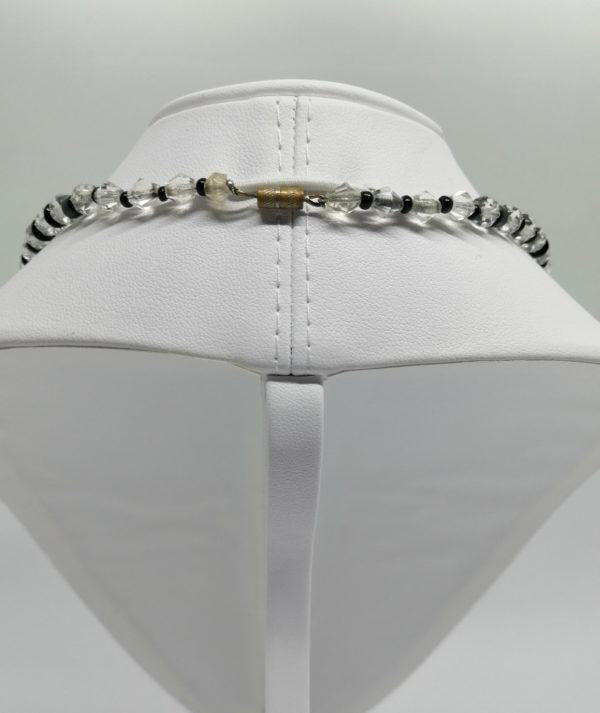 Collier en verre blanc transparent et noir, avec rondelles à facettes. – Image 5