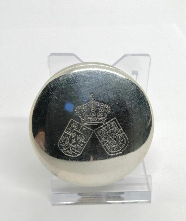 Boîte à pilules ou autres fonctions, argent avec couronne et Grandes Armoiries Royales, 1964. – Image 2