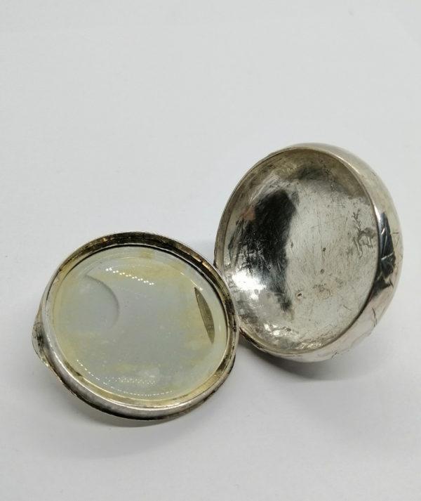 Boîte à pilules ou poudrier en argent, décor Art Nouveau, 1900. – Image 5