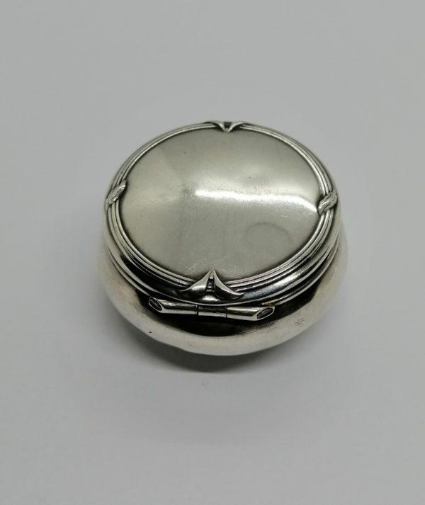 Boîte à pilules, argent, modèle au ruban, Pforzheim, 1920. – Image 3