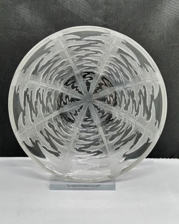Bol à mains en verre moulé pressé, modèle Pissenlit, René Lalique, 1924.