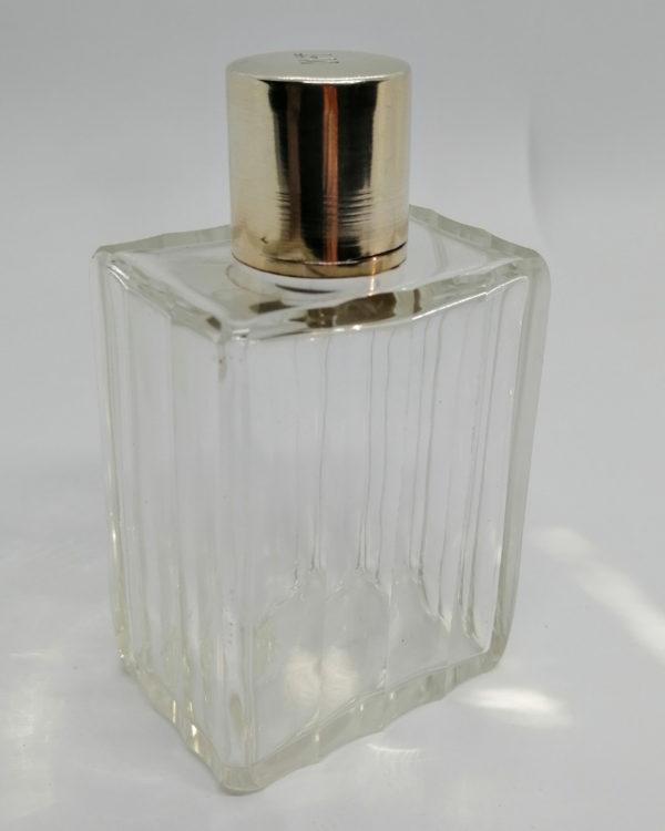 Flacon à parfum en cristal transparent et monture argent, 1920-30.