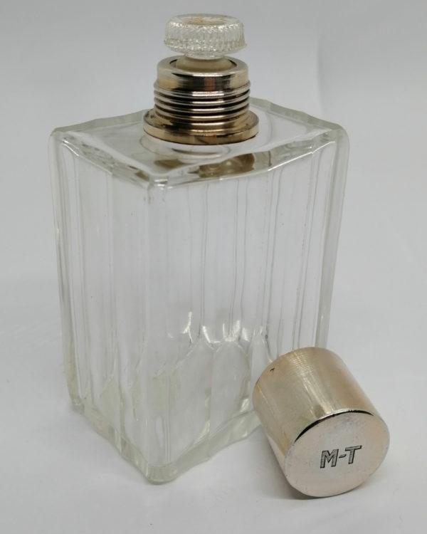 Flacon à parfum en cristal transparent et monture argent, 1920-30. – Image 3