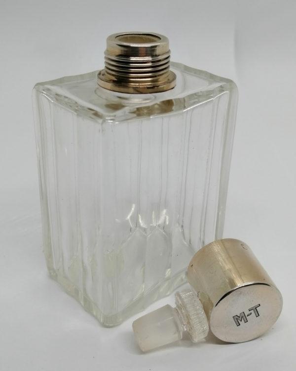 Flacon à parfum en cristal transparent et monture argent, 1920-30. – Image 4