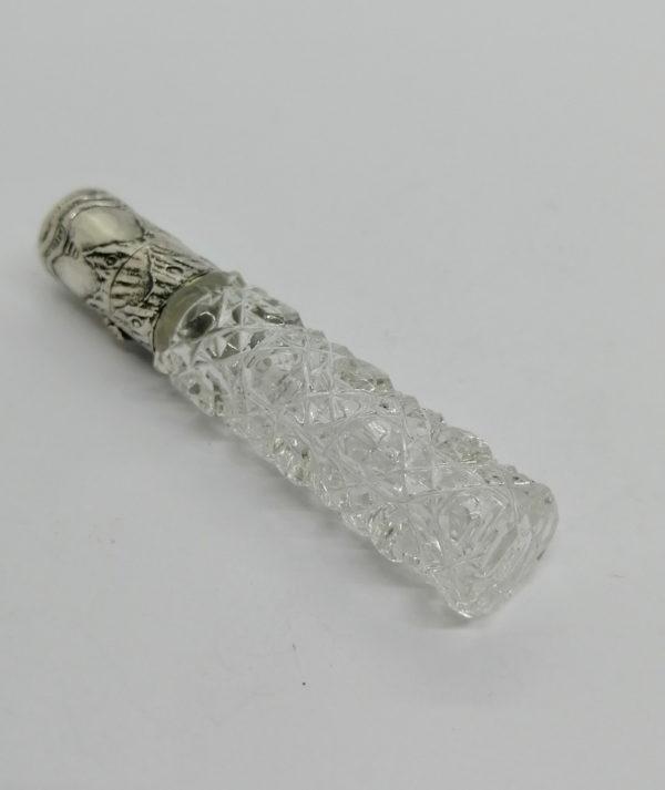 Flacon à sels ou de pâmoison, argent, cristal taillé à facettes, 19ième siècle. – Image 3