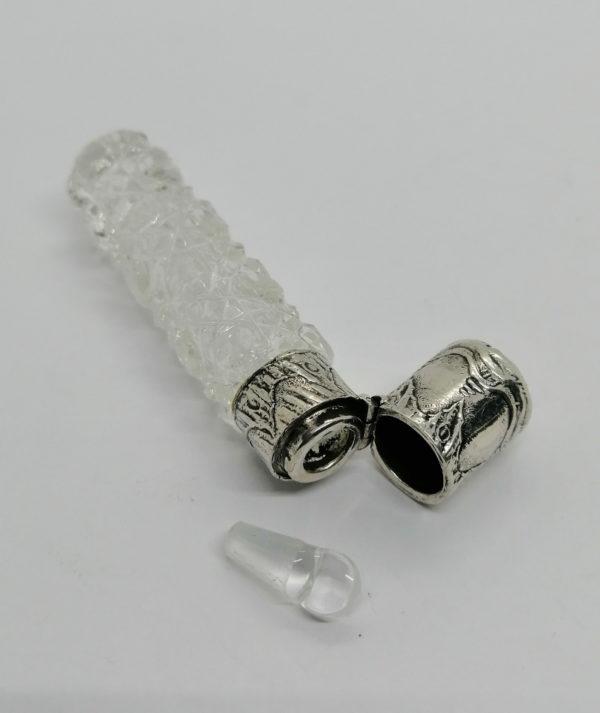 Flacon à sels ou de pâmoison, argent, cristal taillé à facettes, 19ième siècle. – Image 5