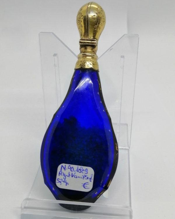Flacon à sel ou de pâmoison, argent vermeil, cristal bleu, fin 19ième siècle. – Image 2