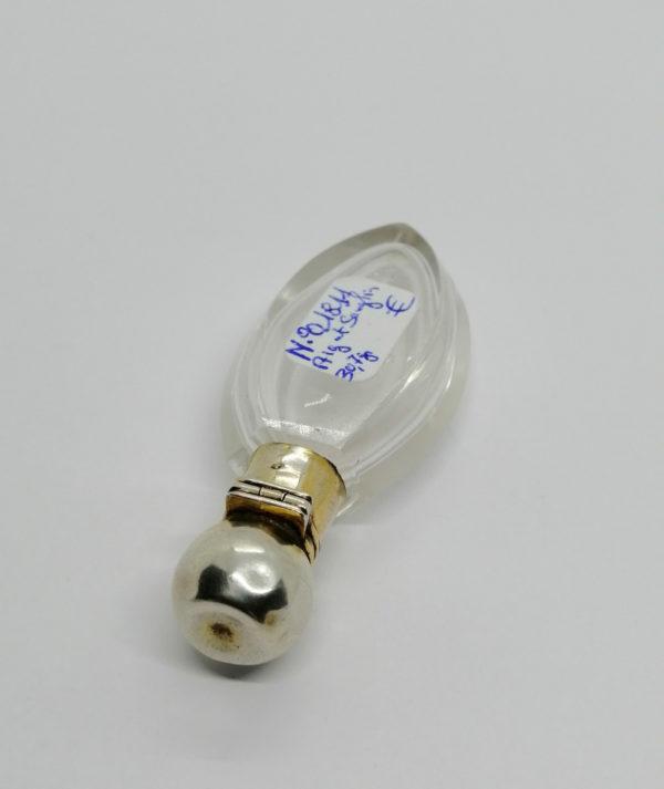 Flacon à sel ou de pâmoison, en cristal transparent, monture argent, 1900. – Image 4
