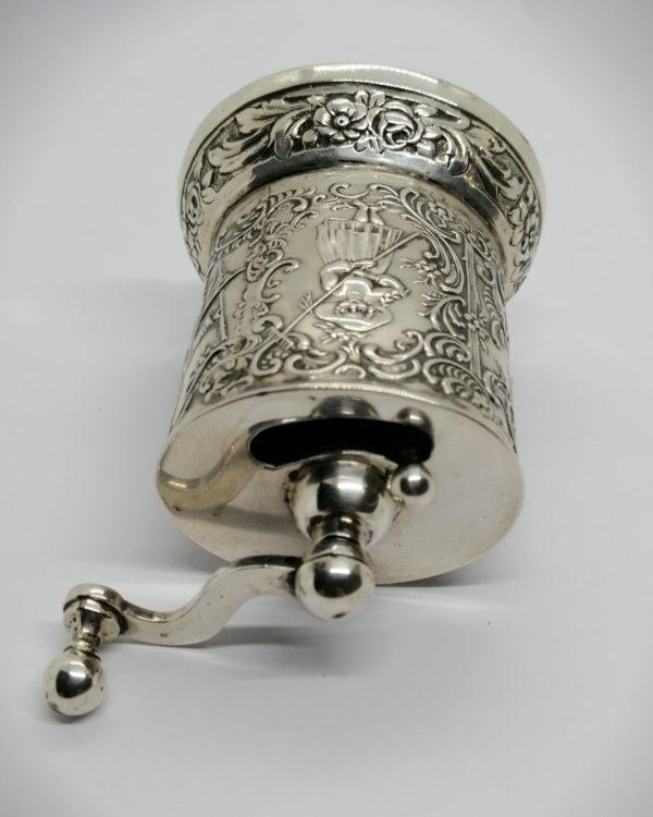 Moulin à poivre en argent massif, fabrication Allemande, Hanau 1900-20. – Image 6