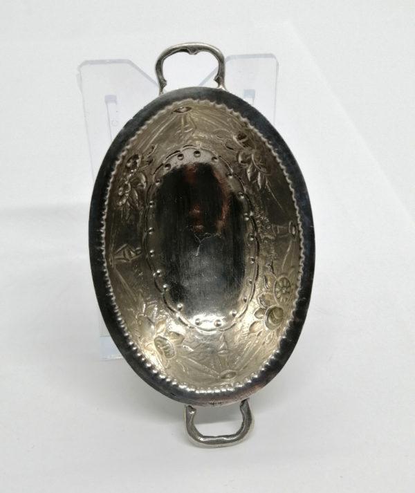Petite coupe miniature sur pied avec anses, et décor floral, 1900-30. – Image 4