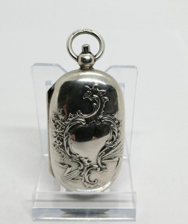 Porte-pièce de monnaies, en argent, deux tailles, décor coquille et fleurs, 1900. – Image 4