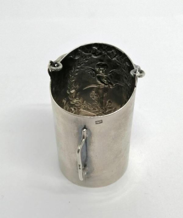 Seau à charbon miniature en argent, avec décor de Cupidon, 1920. – Image 4