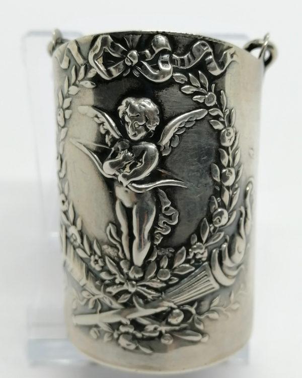 Seau à charbon miniature en argent, avec décor de Cupidon, 1920. – Image 2