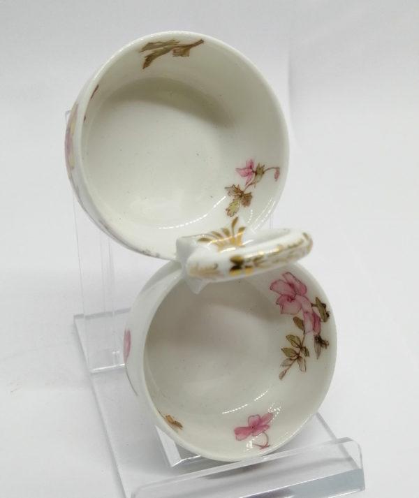 Salière en porcelaine fine, avec décor floral et papillon, fin 19ième siècle. – Image 3