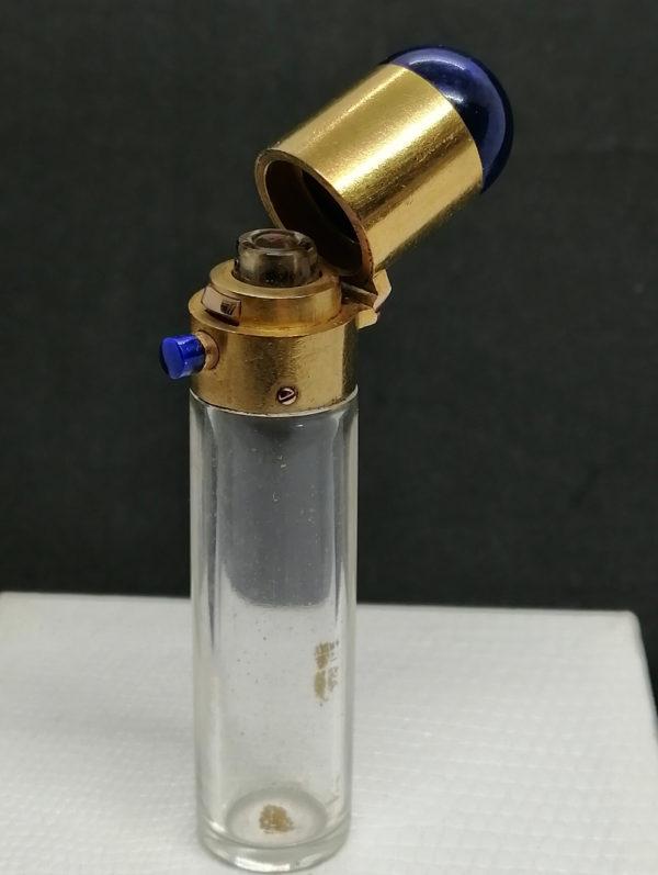 Flacon à sel, monture en or, et cabochon de Lapis-Lazuli, orfèvre Robert Linzeler, Paris. – Image 3