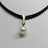 Pendentif en or gris, grosse perle de culture et petit diamant. – Image 2