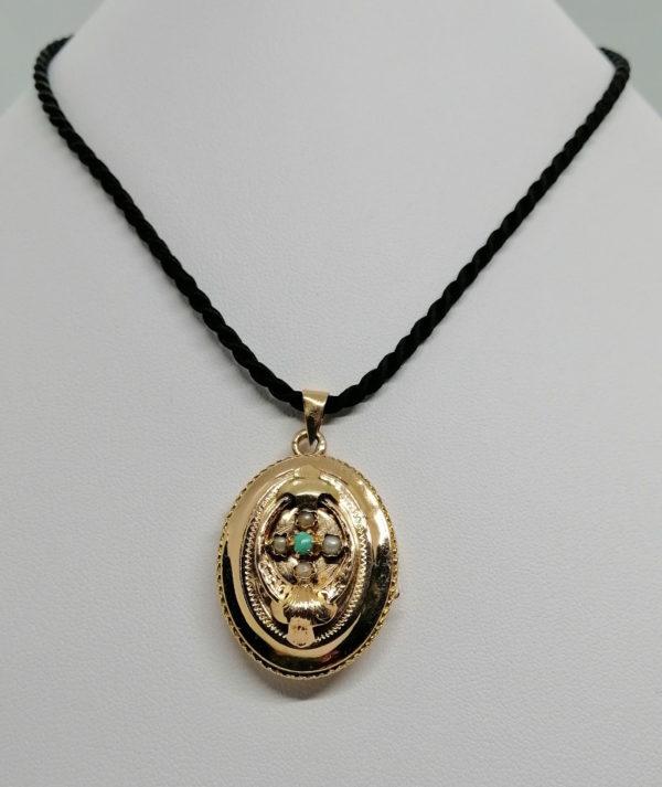 Pendentif/cassolette en or rosé, de forme ovale, perles fines et turquoise, 1900, Art Nouveau.