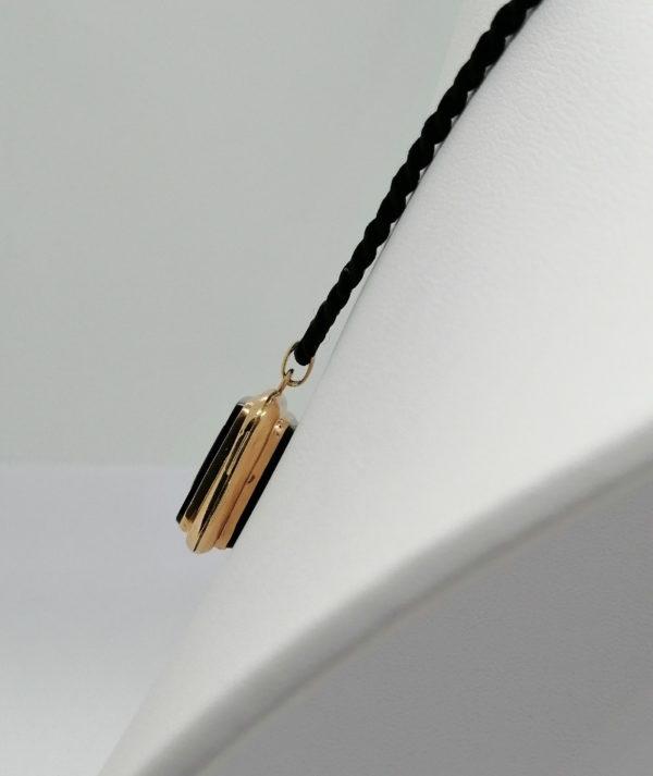 Pendentif/cassolette en or rosé, de forme rectangulaire avec plaque d'onyx, 1900. – Image 3