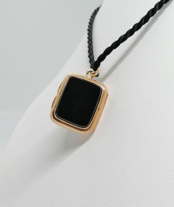 Pendentif/cassolette en or rosé, de forme rectangulaire avec plaque d'onyx, 1900. – Image 5