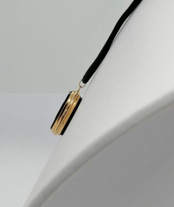 Pendentif/cassolette en or rosé, de forme ovale et plaques d'onyx, 1900-20. – Image 3