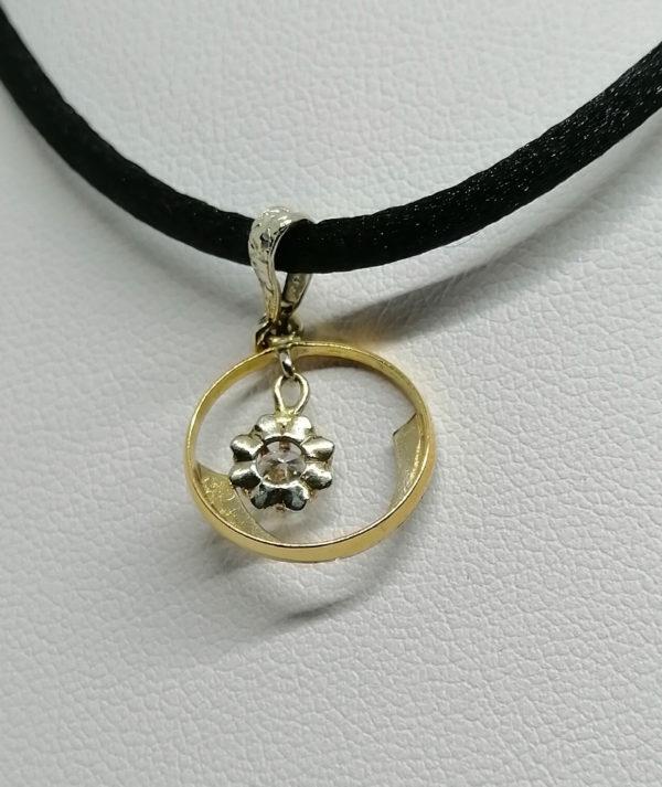 Pendentif en or bicolore, cercle ajouré et petit diamant en pampille, Art Déco. – Image 4