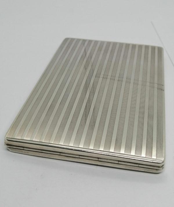 Boîte à cigarettes en argent, motifs de stries horizontal, Art Déco vers 1925-30. – Image 2