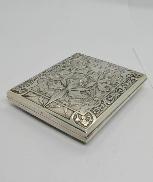 Boîte à cigarettes argent , superbe décor d'orchidées, Art Nouveau 1900. – Image 4