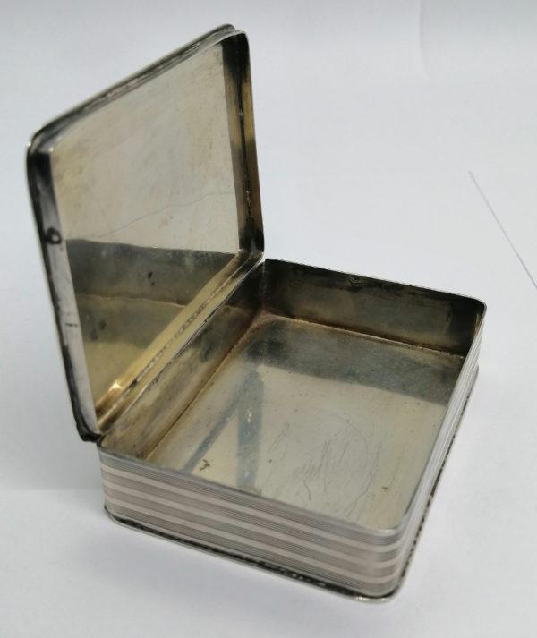 Boîte en argent, de forme rectangulaire et strié, porte-carte de visite, 1930. – Image 4