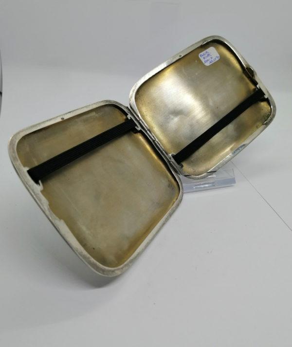 Boîte à cigarettes en argent, incurvée et entièrement niellé, vers 1900. – Image 5