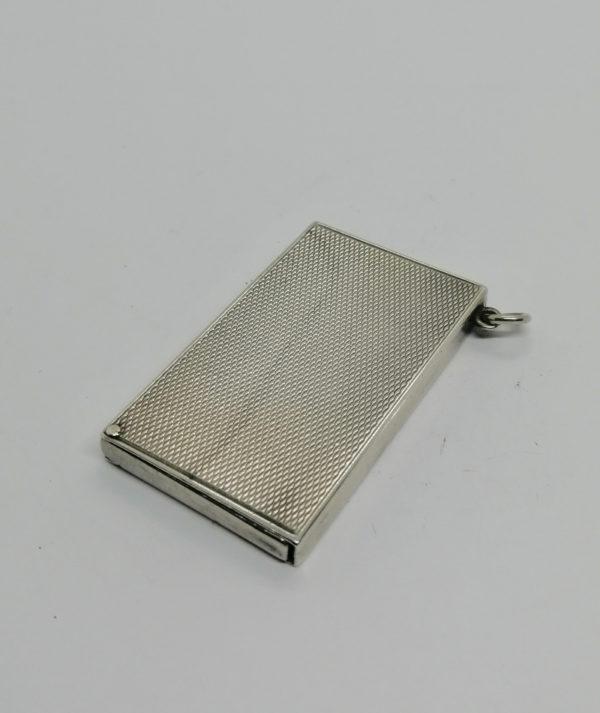 Etui double porte-timbres de poche en argent, surface guillochée, Art Déco.
