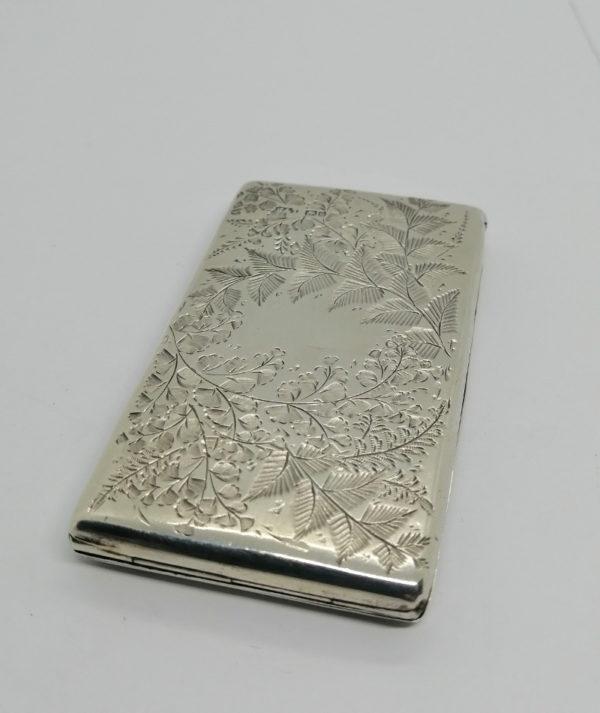 Etui pince-billets en argent, opulent décor floral et feuillagé, Anglais 1892. – Image 3