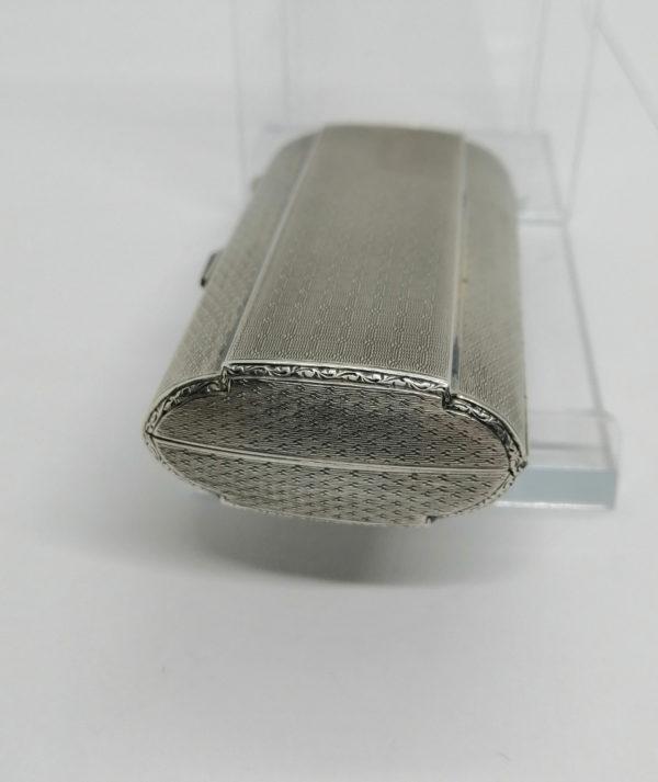 Boîte à cigarettes argent, en longueur totalement guilloché, Art Déco. – Image 2