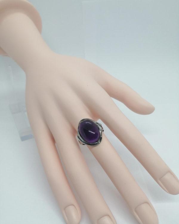 Bague argent, beau cabochon d'améthyste, 1940-50. – Image 5