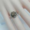 Bague argent, sertie d'un camée portrait sur agate, vers 1900. – Image 5