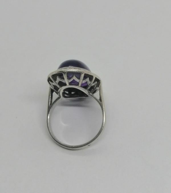 Bague argent, gros cabochon d'améthyste et entourage de marcasites, 1925, Art Déco. – Image 3