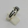 Bague argent, sertie clos d'une pierre blanche et monture originale. – Image 3