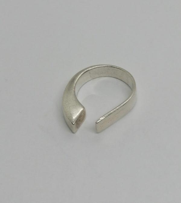 Bague argent, anneau ouvert vers le haut, très futuriste. – Image 4