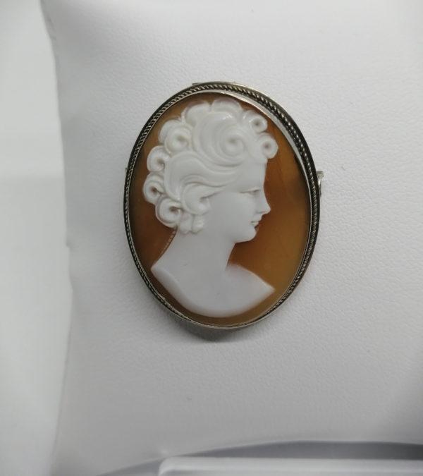 Broche/pendentif argent avec portrait en camée coquillage.