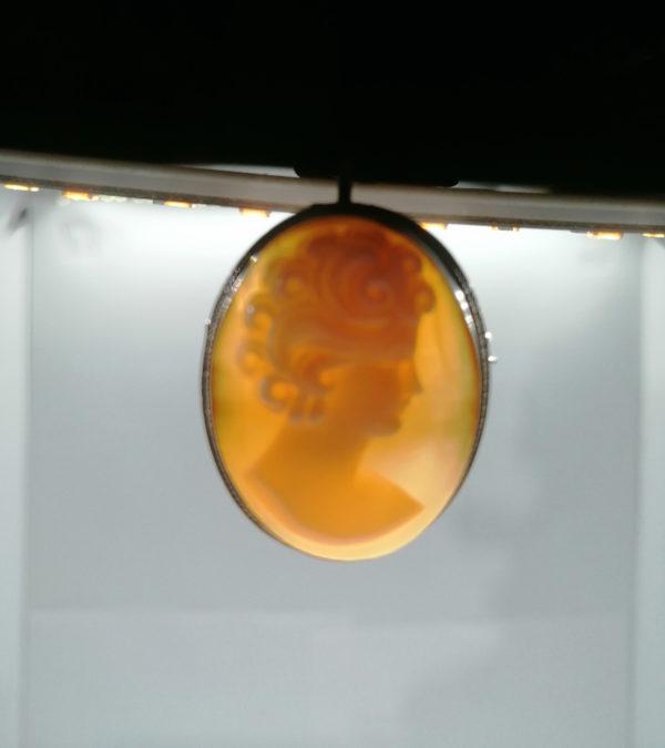 Broche/pendentif argent avec portrait en camée coquillage. – Image 4