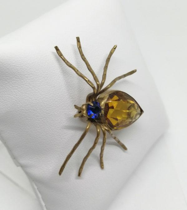 Broche araignée, avec pierre de couleur jaune et bleu. – Image 2