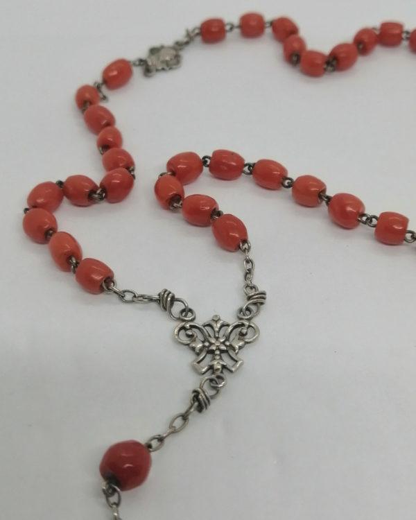 Chapelet monture en argent, avec corail facetté, vers 1900-20. – Image 3