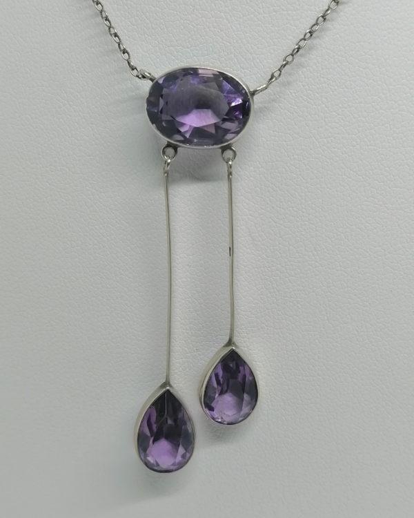 Collier argent, négligé avec trois améthystes facettées, vers 1900, Art Nouveau. – Image 2