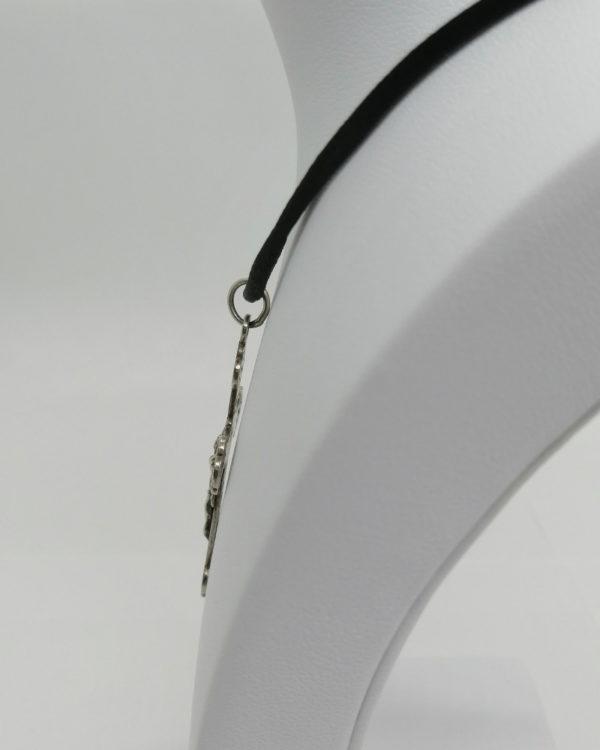 Pendentif argent, croix avec Christ et ajourée, vers 1920. – Image 2
